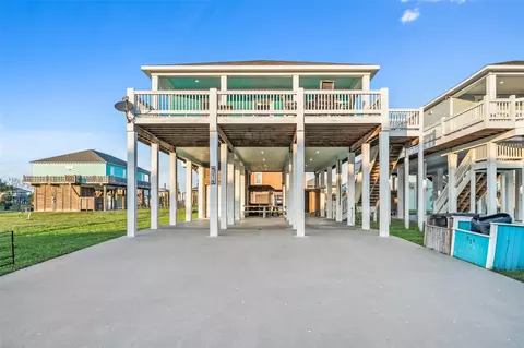 876 Palmetto Dr, Port Bolivar, TX 77650
