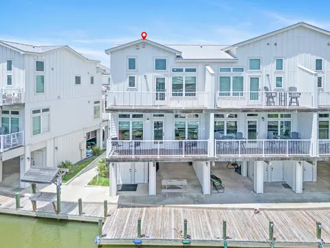 38 Mazatlan Dr #11, Rockport, TX 78382