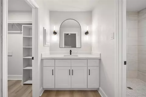 Bath - 2723 Goldspring Ln, Spring, TX 77373 photo 1 of 3
