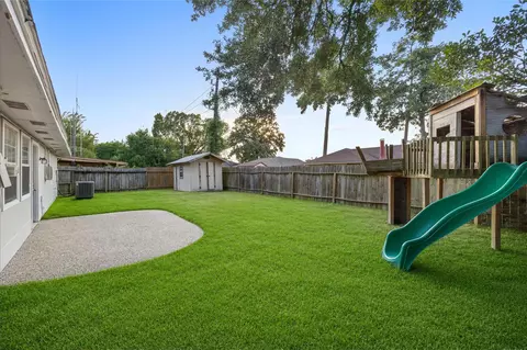 Exterior - 2723 Goldspring Ln, Spring, TX 77373 photo 2 of 7