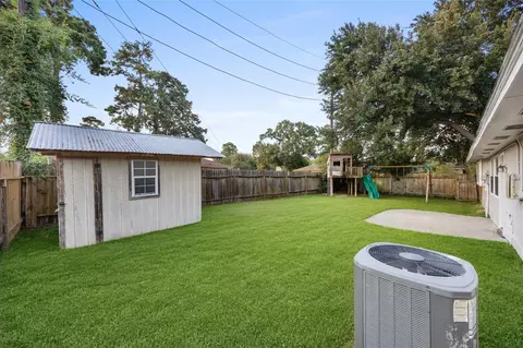 Exterior - 2723 Goldspring Ln, Spring, TX 77373 photo 3 of 7