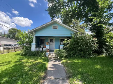 701 E 11th 12 St, Houston, TX 77008