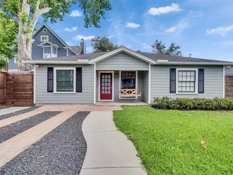 907 Aurora St, Houston, TX 77009