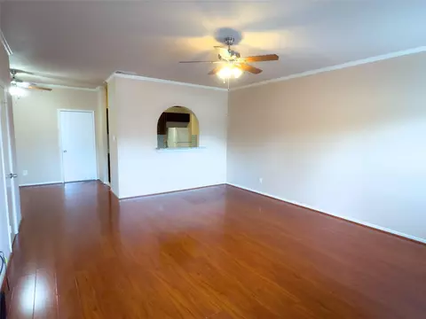 9800 Pagewood Ln #2705, Houston, TX 77042