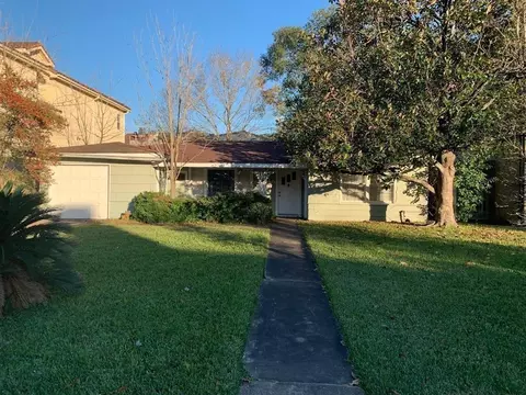 106 Mctighe Dr, Bellaire, TX 77401