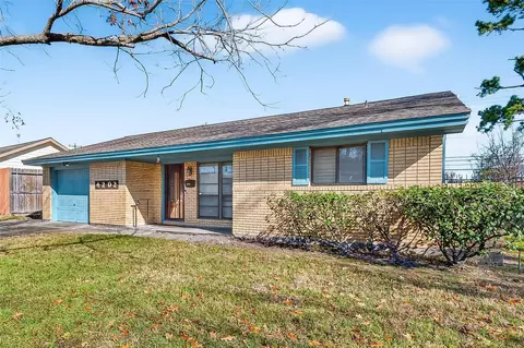 4202 Marlborough Dr, Houston, TX 77092