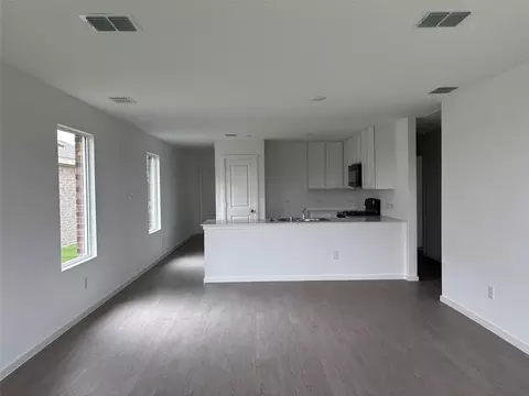 Living - 521 Falling Cave Dr, Willis, TX 77378 photo 3 of 4