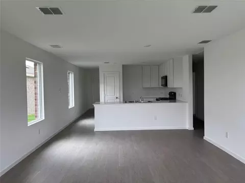 Living - 521 Falling Cave Dr, Willis, TX 77378 photo 2 of 4