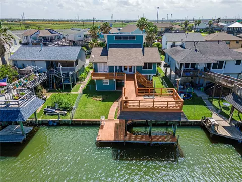 3 N Pelican St, La Marque, TX 77568