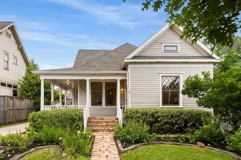 1437 Cortlandt St, Houston, TX 77008