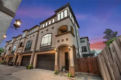 1029 W 21st St #D, Houston, TX 77008