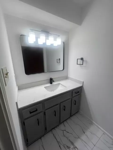 Bath - 89 Coral Gables, Trinity, TX 75862 photo 1 of 8