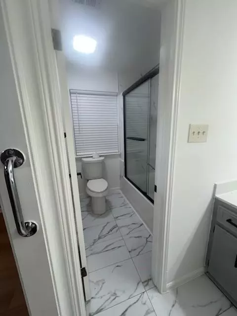 Bath - 89 Coral Gables, Trinity, TX 75862 photo 2 of 8