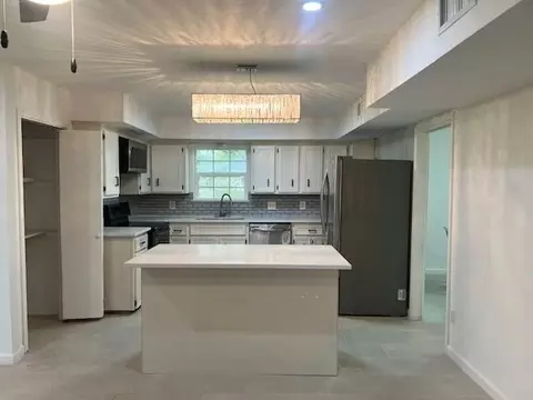 Kitchen - 89 Coral Gables, Trinity, TX 75862 photo 1 of 4