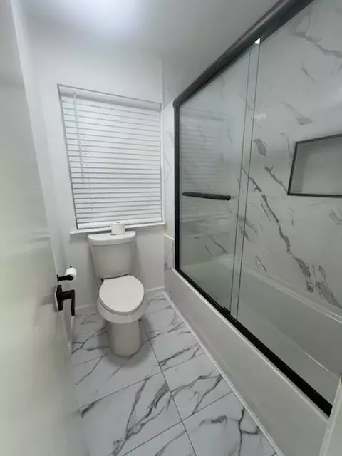 Bath - 89 Coral Gables, Trinity, TX 75862 photo 3 of 8