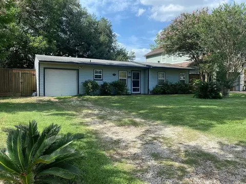 1746 Ebony Ln, Houston, TX 77018