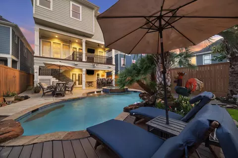 205 W 24th St, Houston, TX 77008
