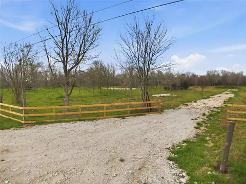 0 Willow Rd, Wallis, TX 77485 photo 9