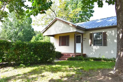 1601 Columbia St, Liberty, TX 77575