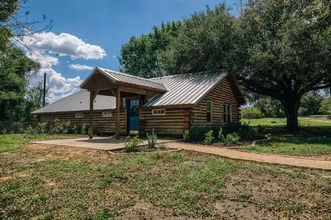 Exterior - 5802 Fm 50, Brenham, TX 77833 photo 2 of 7