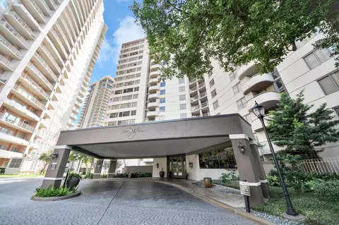 3525 Sage Rd #909, Houston, TX 77056