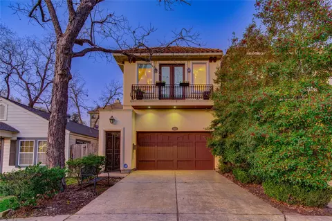 6520 Rodrigo St, Houston, TX 77007