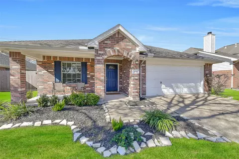 4110 Cleburne Dr, Pearland, TX 77584