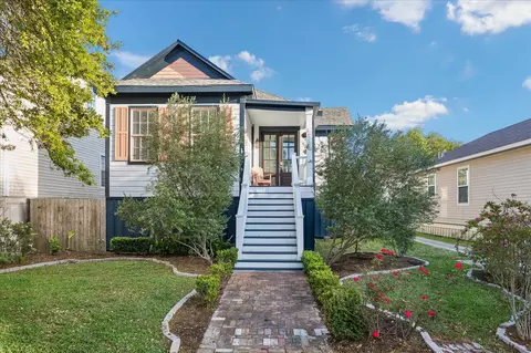 3215 Bernardo De Galvez Ave, Galveston, TX 77550