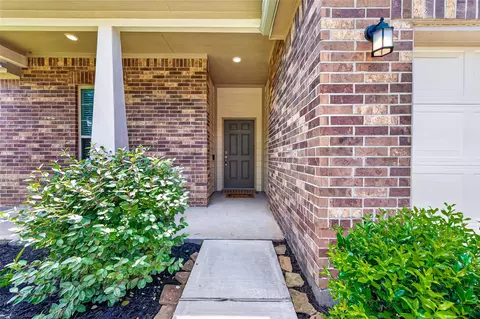 Exterior - 4429 Longleaf Timbers Ct, Conroe, TX 77304 photo 6 of 12