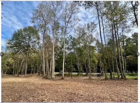 10690 Waukegan Rd, Conroe, TX 77306