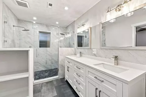 Bath - 25514 Fairbrook Ln, Spring, TX 77373 photo 2 of 5