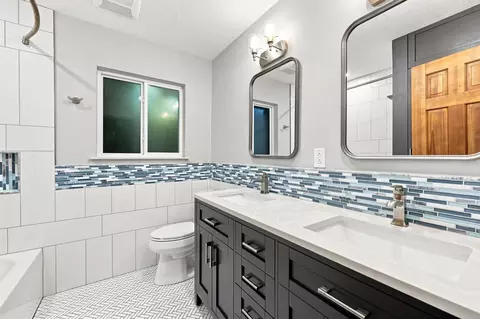 Bath - 25514 Fairbrook Ln, Spring, TX 77373 photo 4 of 5