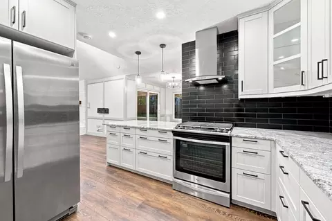 Kitchen - 25514 Fairbrook Ln, Spring, TX 77373 photo 3 of 4