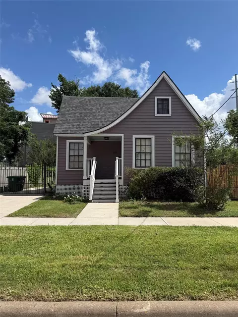 1210 Shearn St, Houston, TX 77007