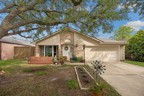12827 Sandri Ln, Houston, TX 77077