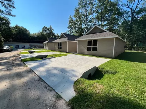 9757 Black Gum St, Willis, TX 77318