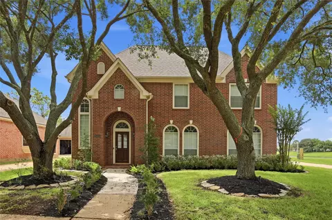 4919 Avondale Dr, Sugar Land, TX 77479