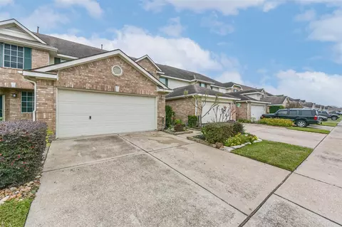 4415 Park Trail Ln, Pasadena, TX 77505