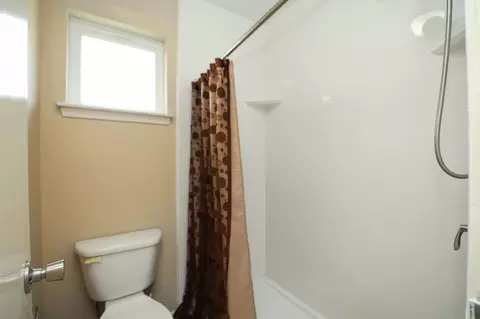 Bath - 9511 Dornoch Dr, Spring, TX 77379 photo 4 of 4