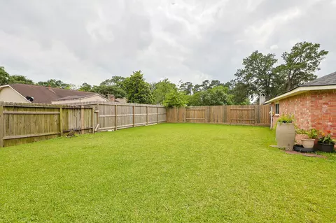 Exterior - 9511 Dornoch Dr, Spring, TX 77379 photo 6 of 9