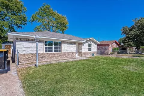 8915 Klondike St, Houston, TX 77075