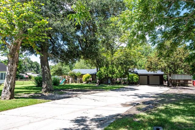 5907 Crosby Dayton Rd, Crosby, TX 77532