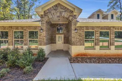 179 Copperleaf Rd, Huntsville, TX 77340