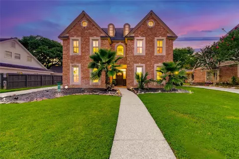 5631 Spring Lodge Dr, Houston, TX 77345
