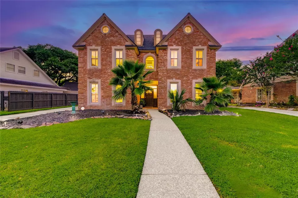 5631 Spring Lodge Dr, Houston, TX 77345 photo 1