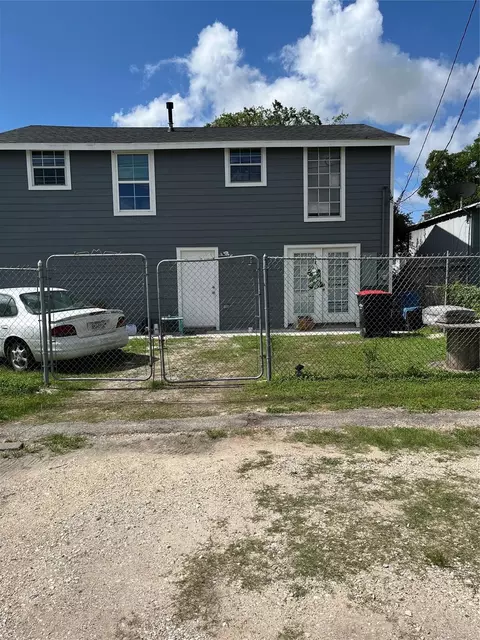 1104 Beacon St, Houston, TX 77015