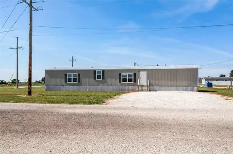 1002 Boyce St, Bovina, TX 79009