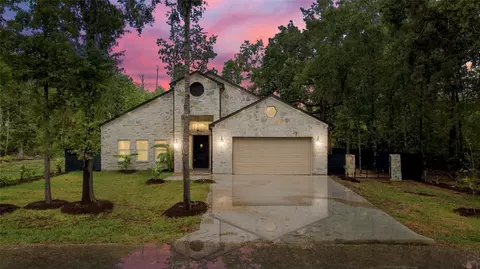 179 Knollwood Ln, Livingston, TX 77351