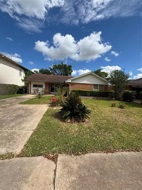 2630 Tidewater Dr, Houston, TX 77045