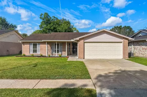 10514 Long River Dr, Sugar Land, TX 77498